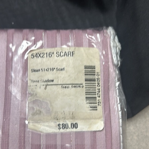Scarf Valance 51”x216” color rose shadow - Picture 7 of 7